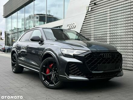 Ауди RS Q8 2025 в Европе на Automoto.ua Серый Ауди RS Q8, объемом двигателя 4 л и пробегом 1 тыс. км за 895639 $, фото 1 на Automoto.ua