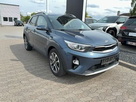 Кіа Stonic 2018 у Європі на Automoto.ua Синій Кіа Stonic, об'ємом двигуна 1.58 л та пробігом 245 тис. км за 9320 $, фото 1 на Automoto.ua