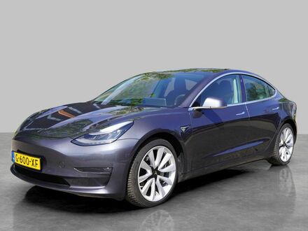 Тесла Модель 3 2019 в Европе на Automoto.ua Серый Тесла Модель 3, объемом двигателя 0 л и пробегом 163 тыс. км за 21391 $, фото 1 на Automoto.ua
