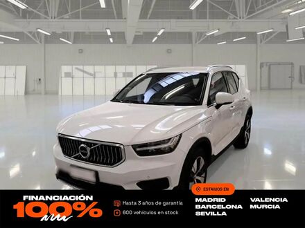Вольво XC40 2022 в Европе на Automoto.ua Белый Вольво XC40, объемом двигателя 1.48 л и пробегом 72 тыс. км за 29941 $, фото 1 на Automoto.ua