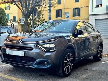 Ситроен E-C4 Electric 2022 в Европе на Automoto.ua Серый Ситроен E-C4 Electric, объемом двигателя 0 л и пробегом 51 тыс. км за 20690 $, фото 1 на Automoto.ua