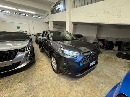 Тойота РАВ 4 2021 в Европе на Automoto.ua Серый Тойота РАВ 4, объемом двигателя 2.49 л и пробегом 98 тыс. км за 15629 $, фото 1 на Automoto.ua