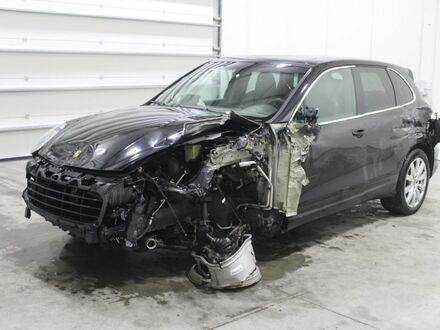 Порше Каен 2015 в Европе на Automoto.ua Синий Порше Каен, объемом двигателя 0 л и пробегом 190 тыс. км за 8170 $, фото 1 на Automoto.ua