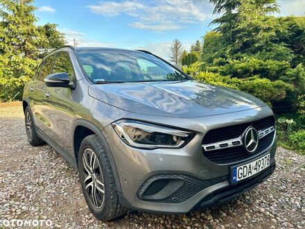 Мерседес ГЛА-Клас 2020 у Європі на Automoto.ua Сірий Мерседес ГЛА-Клас, об'ємом двигуна 1 л та пробігом 75 тис. км за 31235 $, фото 1 на Automoto.ua