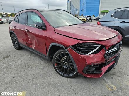Мерседес ГЛА-Клас 2020 у Європі на Automoto.ua Червоний Мерседес ГЛА-Клас, об'ємом двигуна 1 л та пробігом 45 тис. км за 16925 $, фото 1 на Automoto.ua