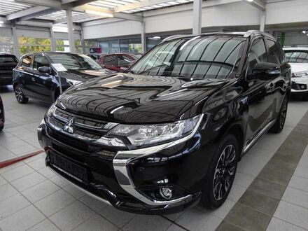 Чорний Міцубісі Outlander PHEV, об'ємом двигуна 2 л та пробігом 114 тис. км за 22865 $, фото 1 на Automoto.ua