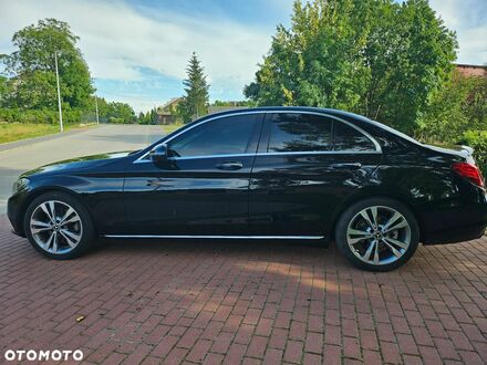 Мерседес Ц-Класс 2018 в Европе на Automoto.ua Черный Мерседес Ц-Класс, объемом двигателя 1 л и пробегом 110 тыс. км за 90000 $, фото 1 на Automoto.ua