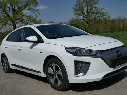 Білий Хендай Ioniq, об'ємом двигуна 0 л та пробігом 41 тис. км за 19344 $, фото 1 на Automoto.ua