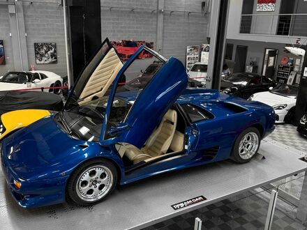 Ламборджині Diablo 1998 у Європі на Automoto.ua Синій Ламборджині Diablo, об'ємом двигуна 5.71 л та пробігом 46 тис. км за 313437 $, фото 1 на Automoto.ua