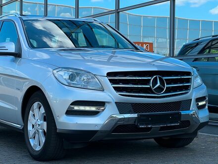 Мерседес МЛ 250 2012 у Європі на Automoto.ua Срібний Мерседес МЛ 250, об'ємом двигуна 2.14 л та пробігом 183 тис. км за 18571 $, фото 1 на Automoto.ua