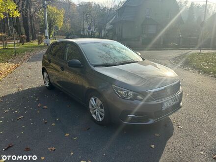Пежо 308 2018 в Европе на Automoto.ua Пежо 308, объемом двигателя 1 л и пробегом 184 тыс. км за 33500 $, фото 1 на Automoto.ua
