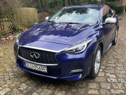 Инфинити Q30 2016 в Европе на Automoto.ua Фиолетовый Инфинити Q30, объемом двигателя 1 л и пробегом 89 тыс. км за 45000 $, фото 1 на Automoto.ua