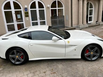 Феррарі Ф12 2013 у Європі на Automoto.ua Білий Феррарі Ф12, об'ємом двигуна 6.26 л та пробігом 23 тис. км за 287340 $, фото 1 на Automoto.ua