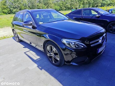 Мерседес Ц-Класс 2016 в Европе на Automoto.ua Черный Мерседес Ц-Класс, объемом двигателя 2.14 л и пробегом 258 тыс. км за 14044 $, фото 1 на Automoto.ua
