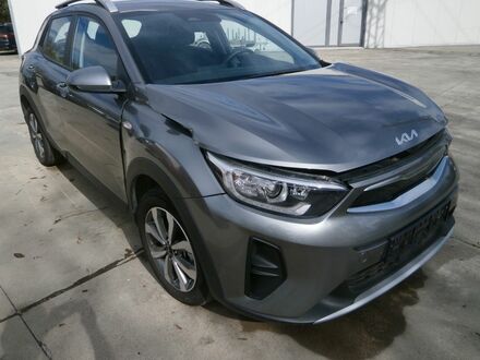 Киа Stonic 2024 в Европе на Automoto.ua Серый Киа Stonic, объемом двигателя 1 л и пробегом 5 тыс. км за 13767 $, фото 1 на Automoto.ua