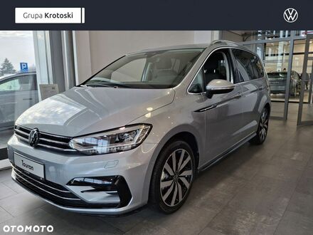 Фольксваген Туран 2024 в Европе на Automoto.ua Серый Фольксваген Туран, объемом двигателя 1 л и пробегом 5 тыс. км за 38911 $, фото 1 на Automoto.ua