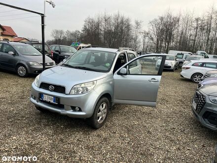 Дайхатсу Териос 2008 в Европе на Automoto.ua Серый Дайхатсу Териос, объемом двигателя 1 л и пробегом 196 тыс. км за 22300 $, фото 1 на Automoto.ua