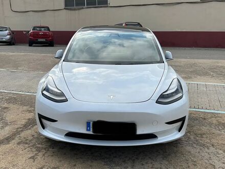 Тесла Модель 3 2019 в Европе на Automoto.ua Белый Тесла Модель 3, объемом двигателя 0 л и пробегом 154 тыс. км за 21761 $, фото 1 на Automoto.ua