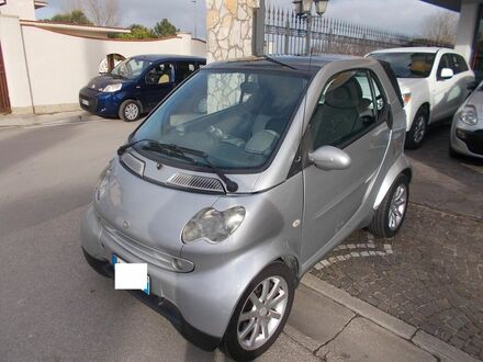 Смарт Fortwo 2006 у Європі на Automoto.ua Срібний Смарт Fortwo, об'ємом двигуна 0.7 л та пробігом 185 тис. км за 2907 $, фото 1 на Automoto.ua