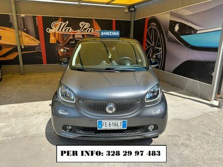 Смарт Forfour 2015 у Європі на Automoto.ua Сірий Смарт Forfour, об'ємом двигуна 0.9 л та пробігом 123 тис. км за 8480 $, фото 1 на Automoto.ua
