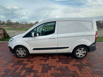 Форд Транзит Кур'єр 2018 у Європі на Automoto.ua Форд Транзит Кур'єр, об'ємом двигуна 0 л та пробігом 40 тис. км за 10690 $, фото 1 на Automoto.ua