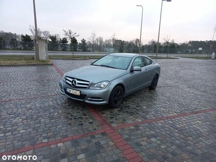 Мерседес Ц-Класс 2011 в Европе на Automoto.ua Серый Мерседес Ц-Класс, объемом двигателя 1 л и пробегом 222 тыс. км за 34900 $, фото 1 на Automoto.ua