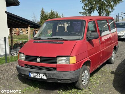 Фольксваген Transporter 1993 в Европе на Automoto.ua Красный Фольксваген Transporter, объемом двигателя 1 л и пробегом 330 тыс. км за 5500 $, фото 1 на Automoto.ua