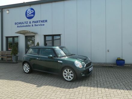 Міні Cooper 2008 у Європі на Automoto.ua Зелений Міні Cooper, об'ємом двигуна 1.6 л та пробігом 82 тис. км за 6899 $, фото 1 на Automoto.ua