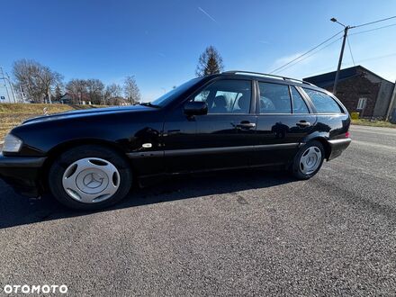 Мерседес Ц-Класс 1999 в Европе на Automoto.ua Черный Мерседес Ц-Класс, объемом двигателя 2.15 л и пробегом 365 тыс. км за 5400 $, фото 1 на Automoto.ua