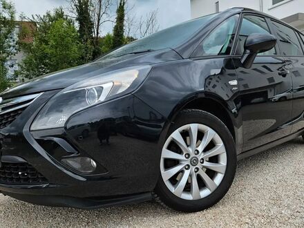 Опель Zafira Tourer 2015 в Европе на Automoto.ua Черный Опель Zafira Tourer, объемом двигателя 1.36 л и пробегом 188 тыс. км за 7489 $, фото 1 на Automoto.ua