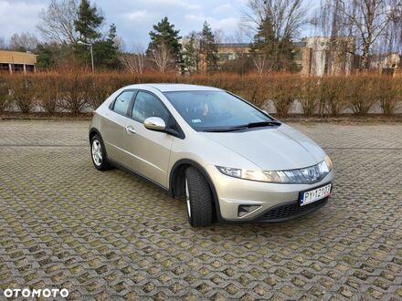Хонда Цивик 2008 в Европе на Automoto.ua Серый Хонда Цивик, объемом двигателя 1 л и пробегом 90 тыс. км за 6054 $, фото 1 на Automoto.ua