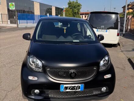 Смарт Forfour 2019 у Європі на Automoto.ua Смарт Forfour, об'ємом двигуна 1.12 л та пробігом 85 тис. км за 13101 $, фото 1 на Automoto.ua