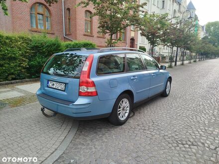 Вольво V50 2005 у Європі на Automoto.ua Синій Вольво V50, об'ємом двигуна 1 л та пробігом 172 тис. км за 2567 $, фото 1 на Automoto.ua