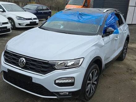 Фольксваген Ті-Рок 2018 у Європі на Automoto.ua Білий Фольксваген Ті-Рок, об'ємом двигуна 1 л та пробігом 59 тис. км за 6272 $, фото 1 на Automoto.ua