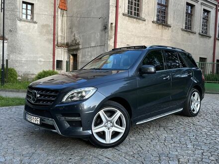 Мерседес МЛ класс 2014 в Европе на Automoto.ua Серый Мерседес МЛ класс, объемом двигателя 2.99 л и пробегом 219 тыс. км за 26393 $, фото 1 на Automoto.ua