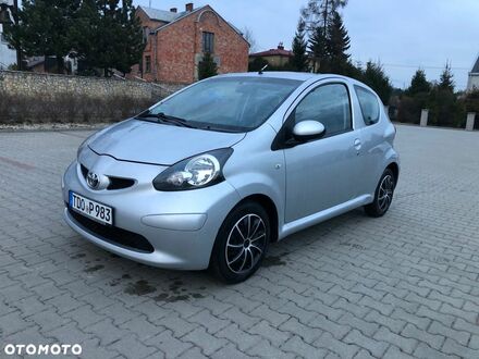 Тойота Айго 2008 в Европе на Automoto.ua Серый Тойота Айго, объемом двигателя 1 л и пробегом 139 тыс. км за 9900 $, фото 1 на Automoto.ua
