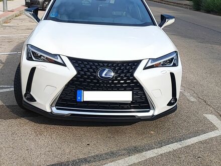 Лексус UX 2021 в Европе на Automoto.ua Белый Лексус UX, объемом двигателя 1.99 л и пробегом 66 тыс. км за 29264 $, фото 1 на Automoto.ua