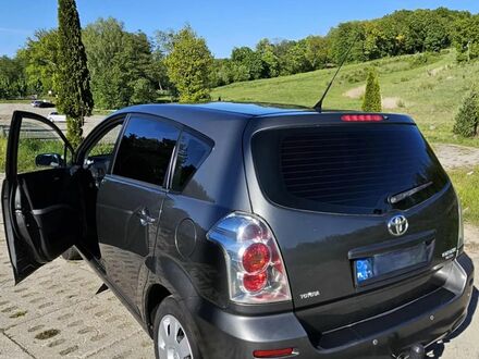 Тойота Королла Версо 2005 у Європі на Automoto.ua Сірий Тойота Королла Версо, об'ємом двигуна 1 л та пробігом 218 тис. км за 3511 $, фото 1 на Automoto.ua