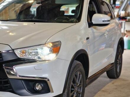 Мицубиси АСХ 2017 в Европе на Automoto.ua Белый Мицубиси АСХ, объемом двигателя 2.27 л и пробегом 69 тыс. км за 14881 $, фото 1 на Automoto.ua