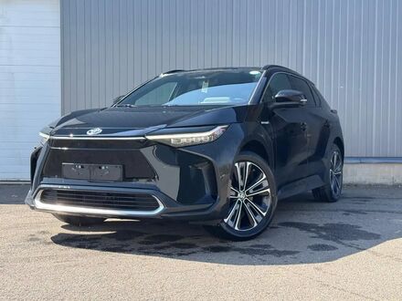 Тойота bZ4X 2024 у Європі на Automoto.ua Тойота bZ4X, об'ємом двигуна 0 л та пробігом 9 тис. км за 50276 $, фото 1 на Automoto.ua