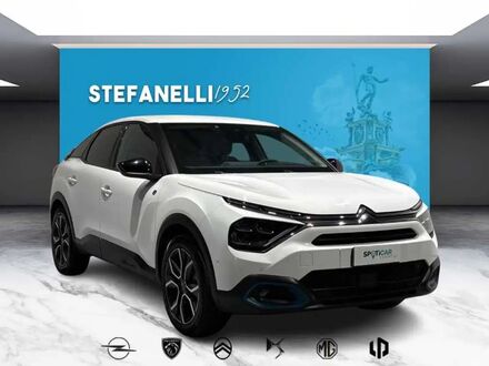 Ситроен E-C4 Electric 2022 в Европе на Automoto.ua Белый Ситроен E-C4 Electric, объемом двигателя 0 л и пробегом 25 тыс. км за 22715 $, фото 1 на Automoto.ua