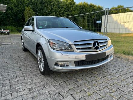 Мерседес Ц 250 2010 в Европе на Automoto.ua Серебряный Мерседес Ц 250, объемом двигателя 1.8 л и пробегом 259 тыс. км за 7955 $, фото 1 на Automoto.ua