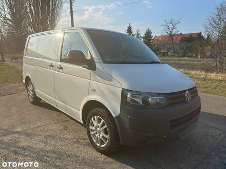 Фольксваген Transporter 2010 в Европе на Automoto.ua Белый Фольксваген Transporter, объемом двигателя 1 л и пробегом 180 тыс. км за 33500 $, фото 1 на Automoto.ua