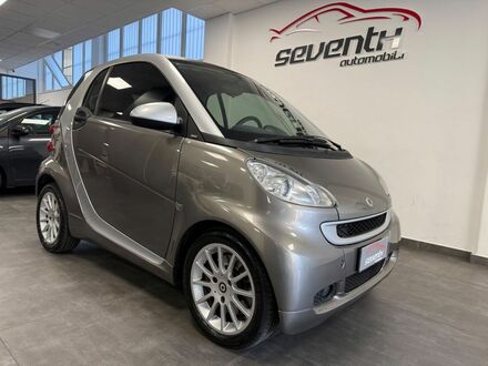 Смарт Fortwo 2011 у Європі на Automoto.ua Бежевий Смарт Fortwo, об'ємом двигуна 1 л та пробігом 105 тис. км за 6876 $, фото 1 на Automoto.ua