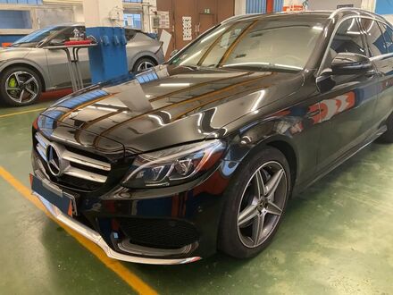 Мерседес Ц 250 2017 в Европе на Automoto.ua Черный Мерседес Ц 250, объемом двигателя 1.99 л и пробегом 80 тыс. км за 29418 $, фото 1 на Automoto.ua