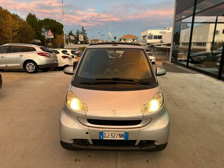 Смарт Форту 2007 в Европе на Automoto.ua Серебряный Смарт Форту, объемом двигателя 1 л и пробегом 132 тыс. км за 5813 $, фото 1 на Automoto.ua