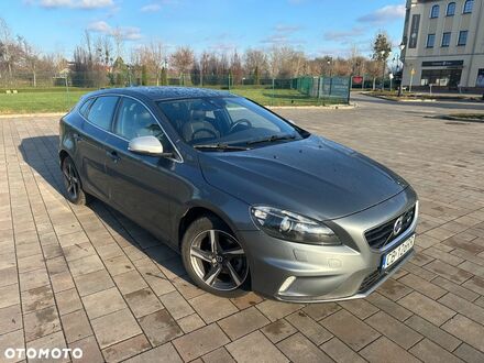 Вольво V40 2015 у Європі на Automoto.ua Сірий Вольво V40, об'ємом двигуна 1 л та пробігом 285 тис. км за 36700 $, фото 1 на Automoto.ua