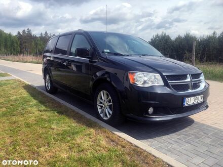 Додж Гранд Караван 2018 у Європі на Automoto.ua Чорний Додж Гранд Караван, об'ємом двигуна 3.61 л та пробігом 159 тис. км за 18136 $, фото 1 на Automoto.ua