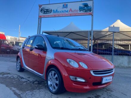 Смарт Forfour 2005 у Європі на Automoto.ua Червоний Смарт Forfour, об'ємом двигуна 1.49 л та пробігом 99 тис. км за 3402 $, фото 1 на Automoto.ua