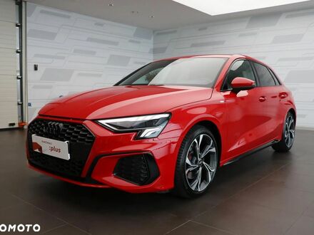 Ауди А3 2023 в Европе на Automoto.ua Красный Ауди А3, объемом двигателя 1 л и пробегом 13 тыс. км за 149900 $, фото 1 на Automoto.ua
